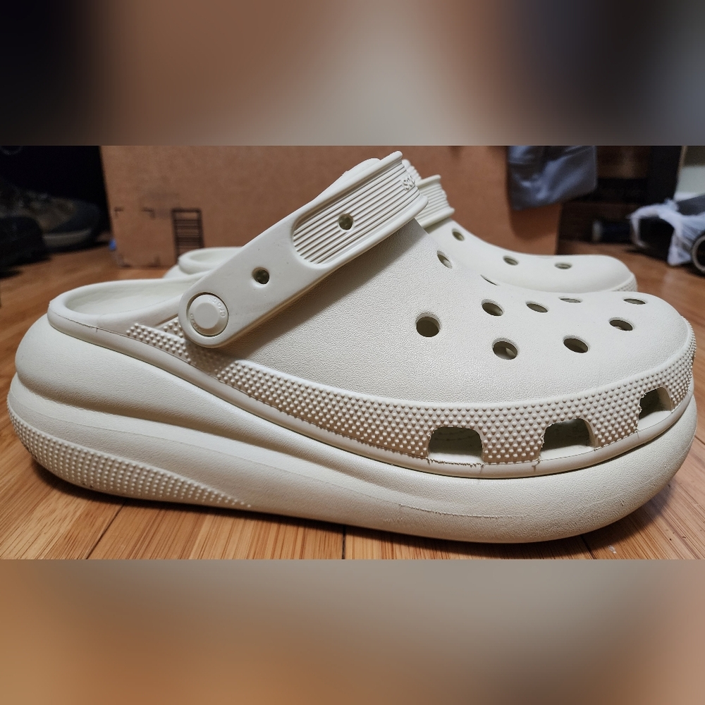 Crocs Classic Crush 207521 US Men 10 Women 12 Clogs Beige Rubber Platform Shoes